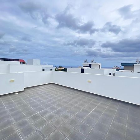 Azure 4 Bedrooms Haven Retreat: Where Tranquility Meets Turquoise Waters, Flic En Flac Mauritius Exterior foto